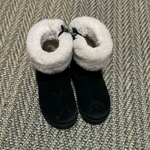 Ugg boots black suede size 7 toddler
